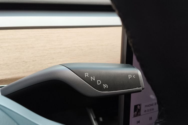 Tesla Model 3 2020 car image #14