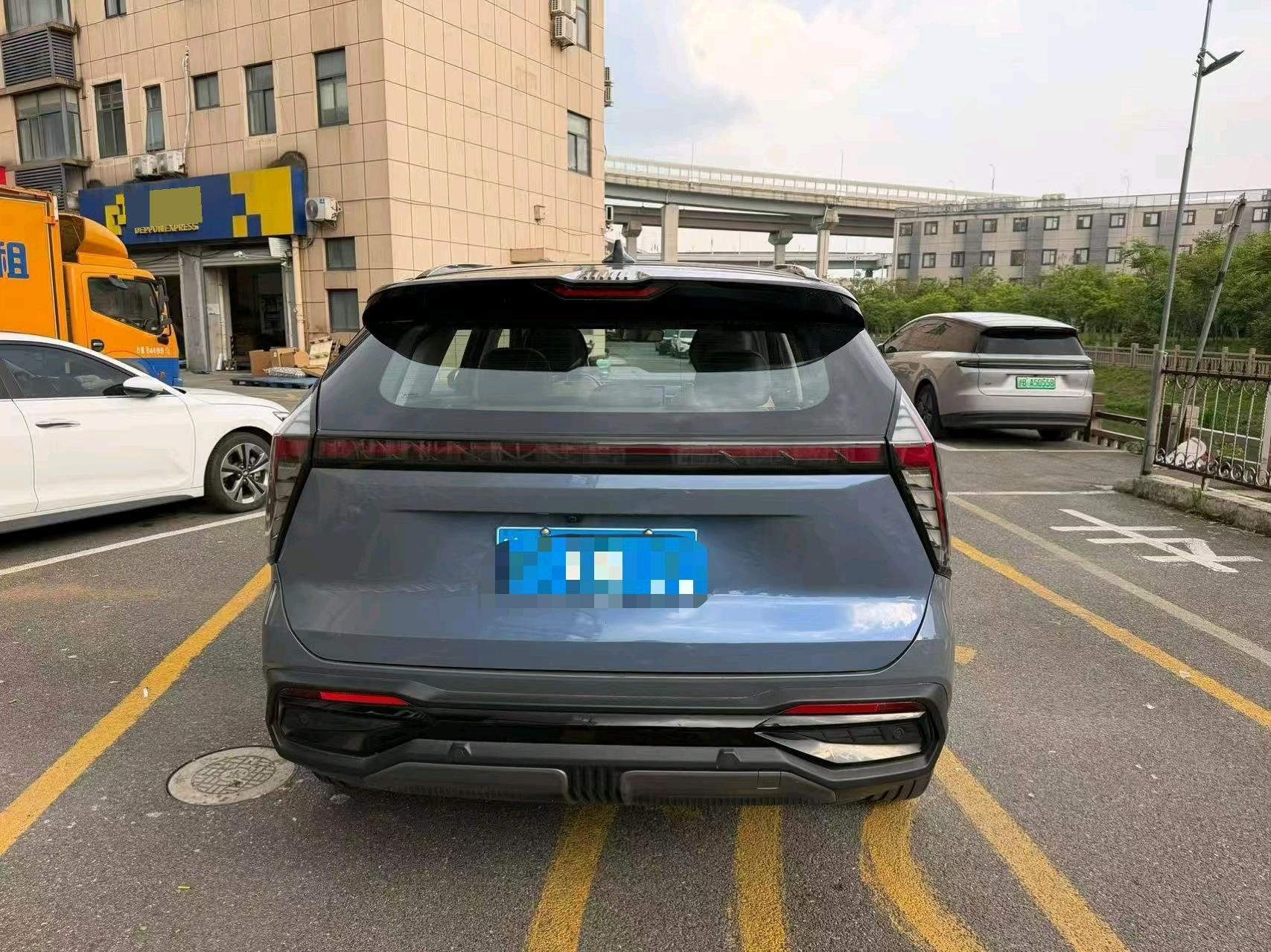 GEELY Boyue L 2023 car image #6