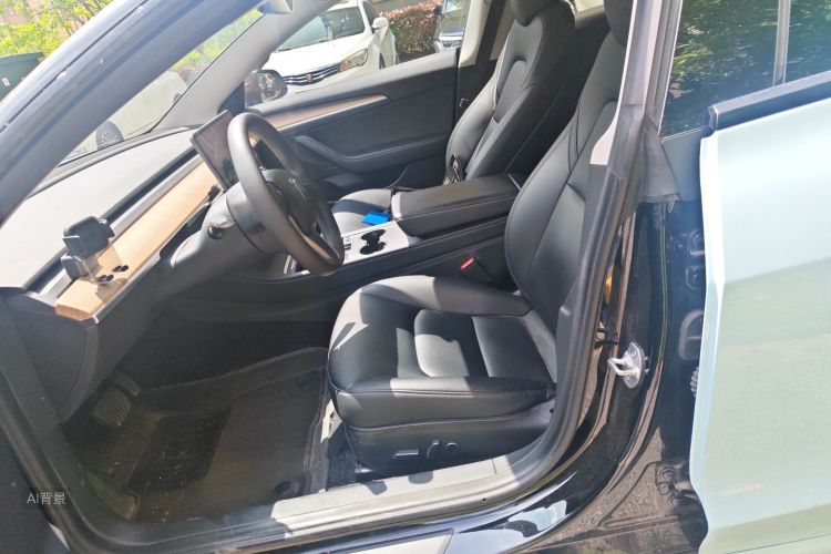 Tesla Model 3 2023 car image #17
