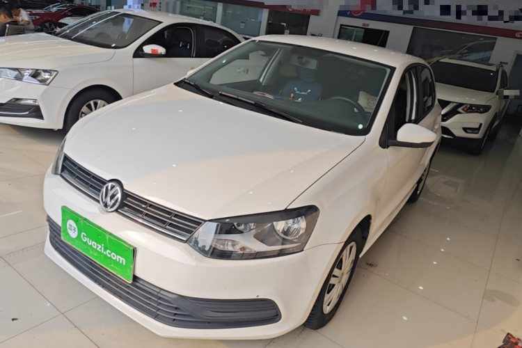 Volkswagen Polo 2018 car image #2