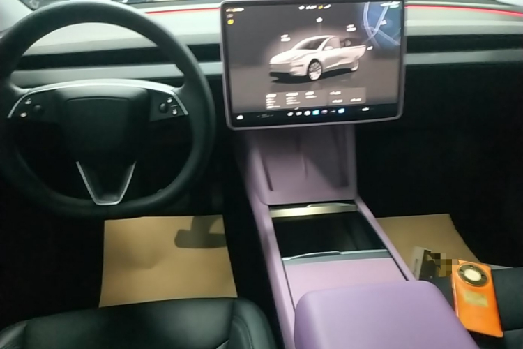 Tesla Model Y 2025 #13 Tesla Model Y 2025 car image #13