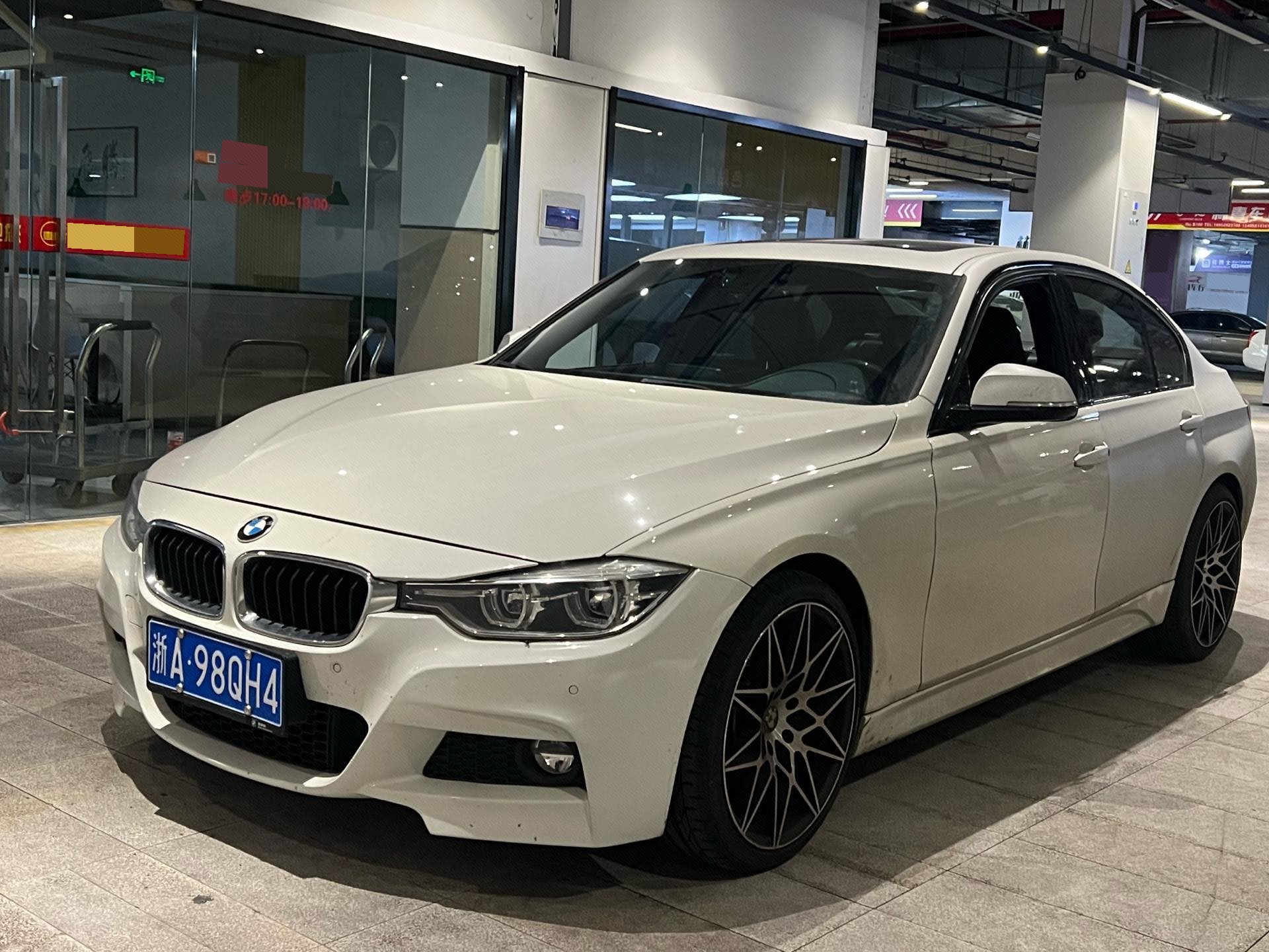 BMW 3 Series 2018 BMW 3 Series 2018 car image