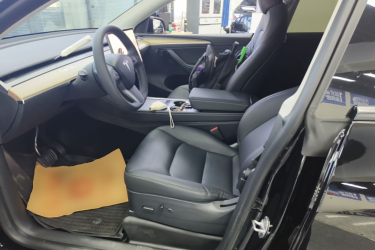 Tesla Model Y 2023 #19 Tesla Model Y 2023 car image #19