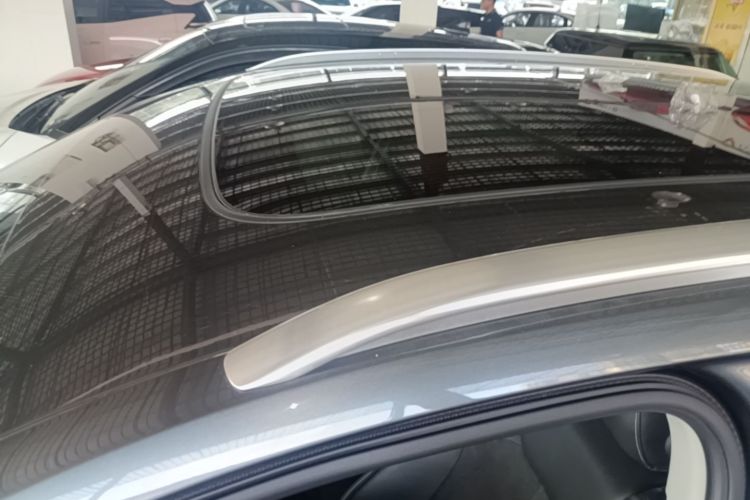 Audi Q3 2020 car image #25