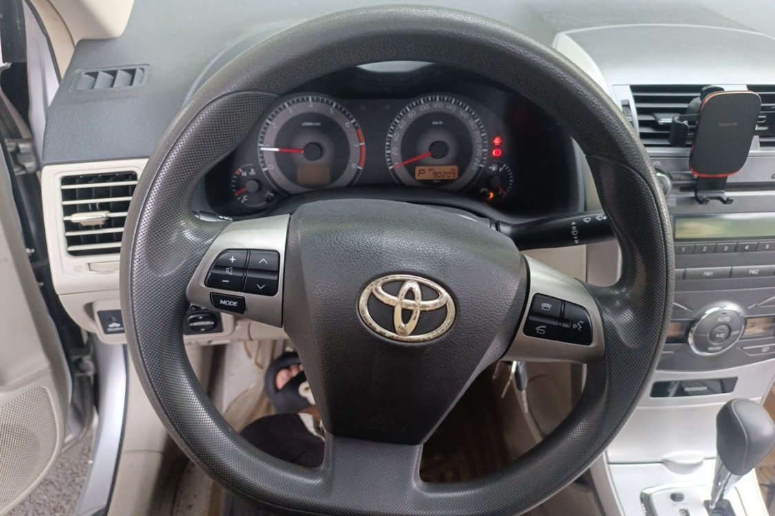 Toyota Corolla 2011 #24 Toyota Corolla 2011 car image #24