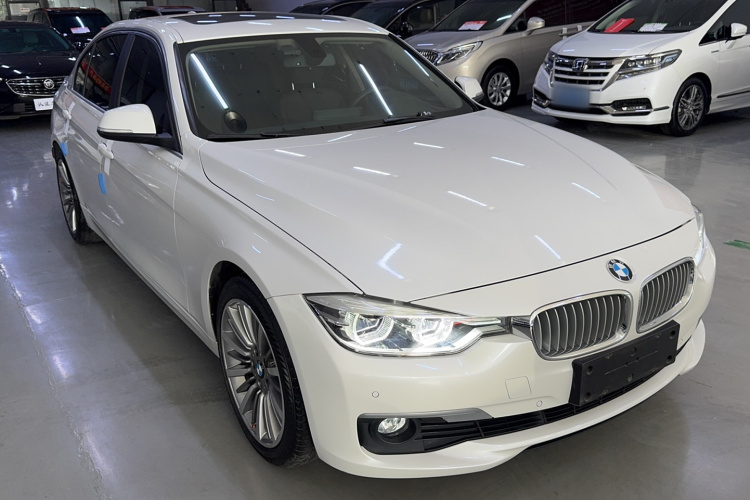 BMW 3 Series 2019 #5 BMW 3 Series 2019 car image #5