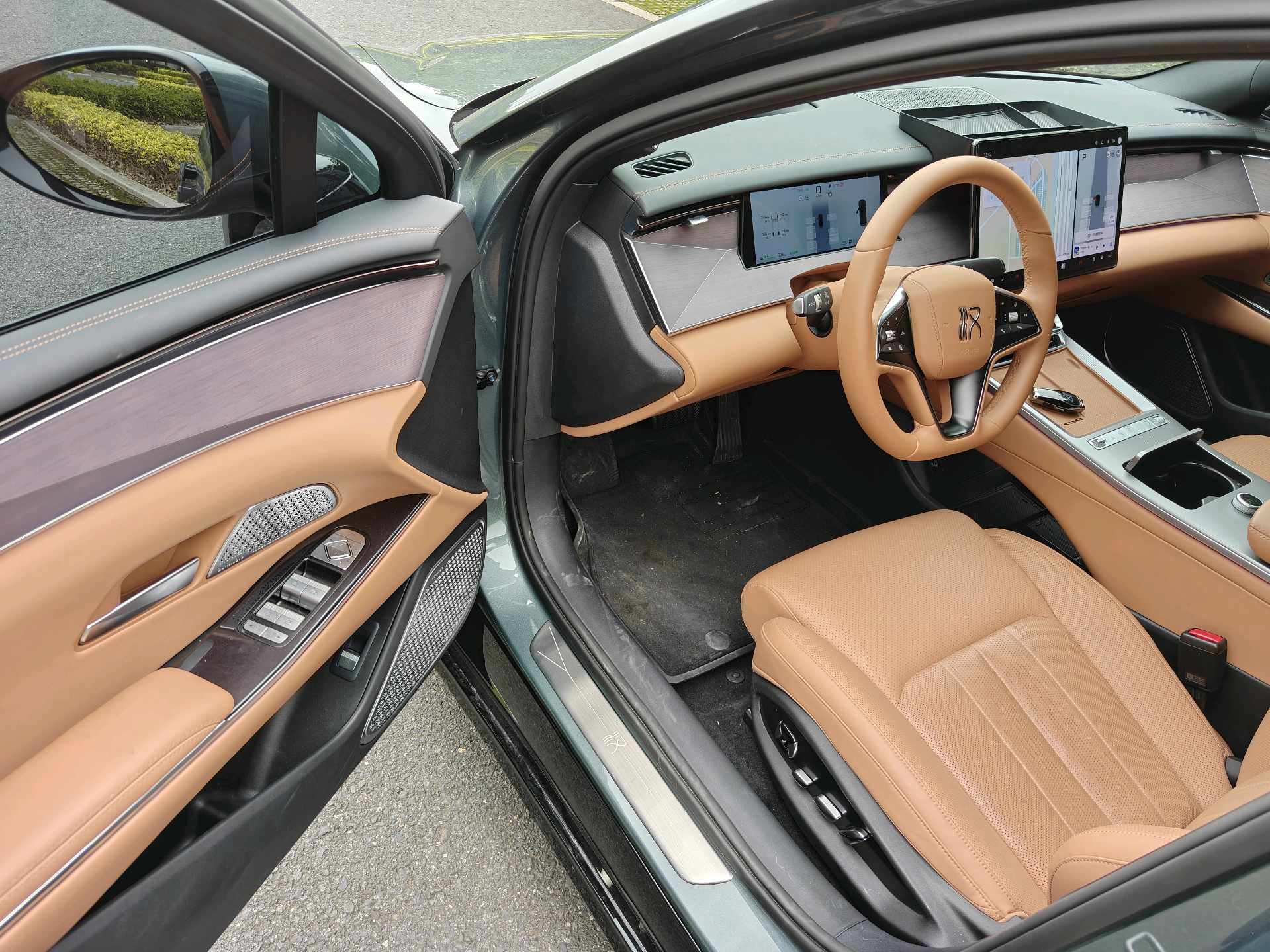 BYD HanL 2025 car image #4