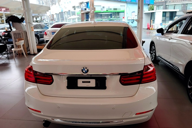BMW 3 Series 2015 صورة سيارة #4