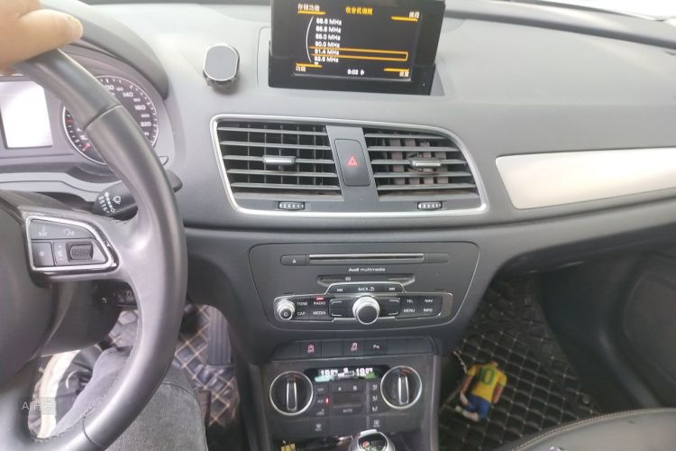 Audi Q3 2019 #15 Audi Q3 2019 car image #15
