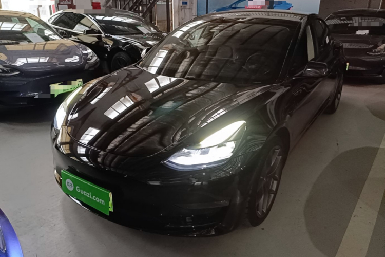Tesla Model 3 2022 car image #2