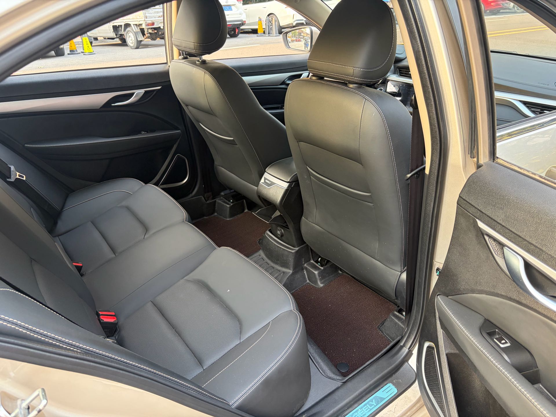 GEELY Emgrand 2019 #11 GEELY Emgrand 2019 car image #11