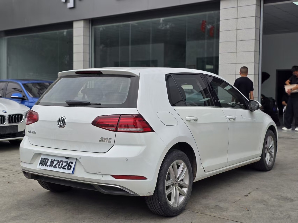 Volkswagen Golf 2018 #4 Volkswagen Golf 2018 صورة سيارة #4