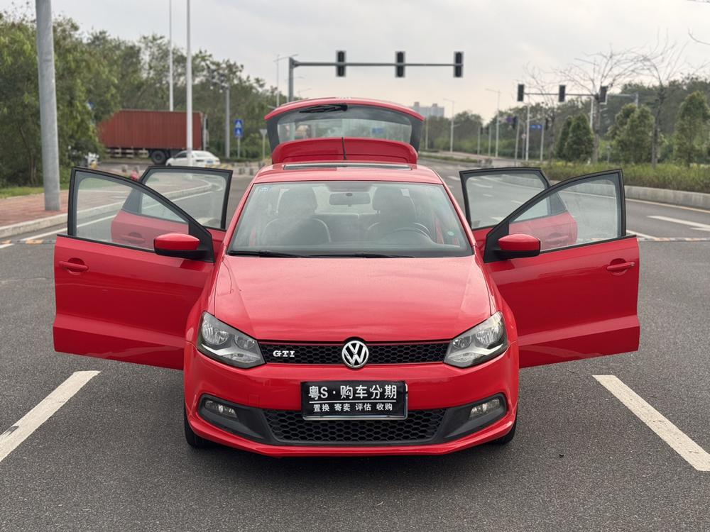 Volkswagen Polo 2014 car image #8