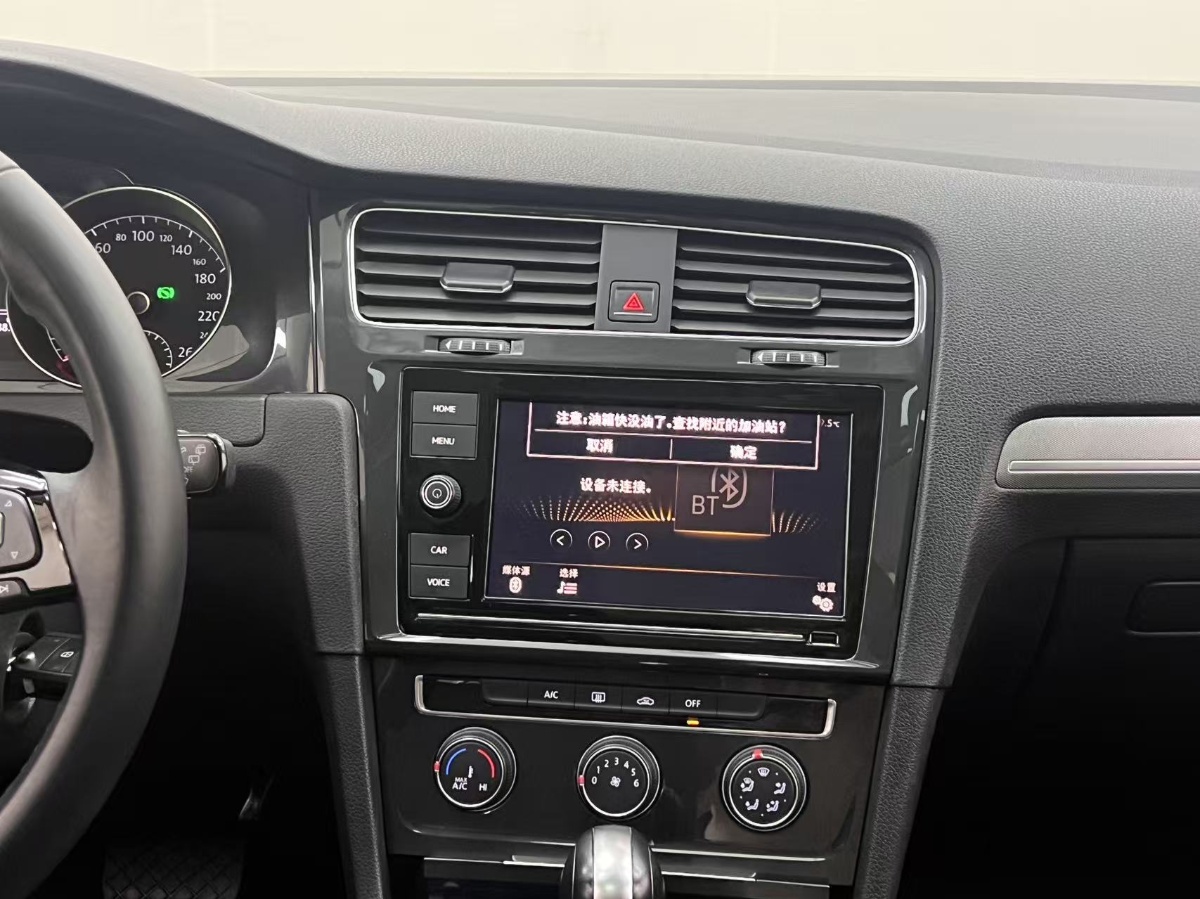 Volkswagen Golf 2019 car image #14