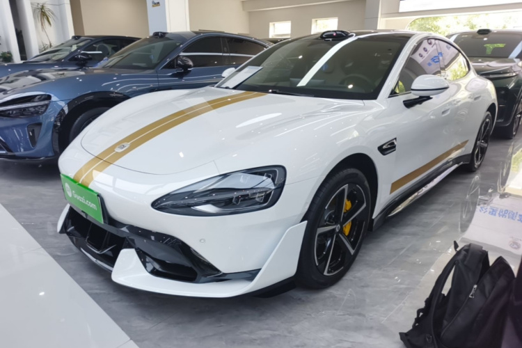MI SU7 2025 immagine di auto #2