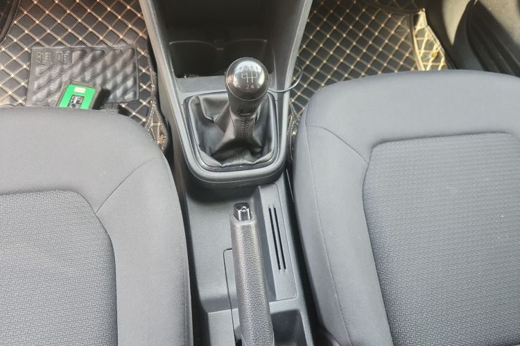 Volkswagen Santana 2016 صورة سيارة #14