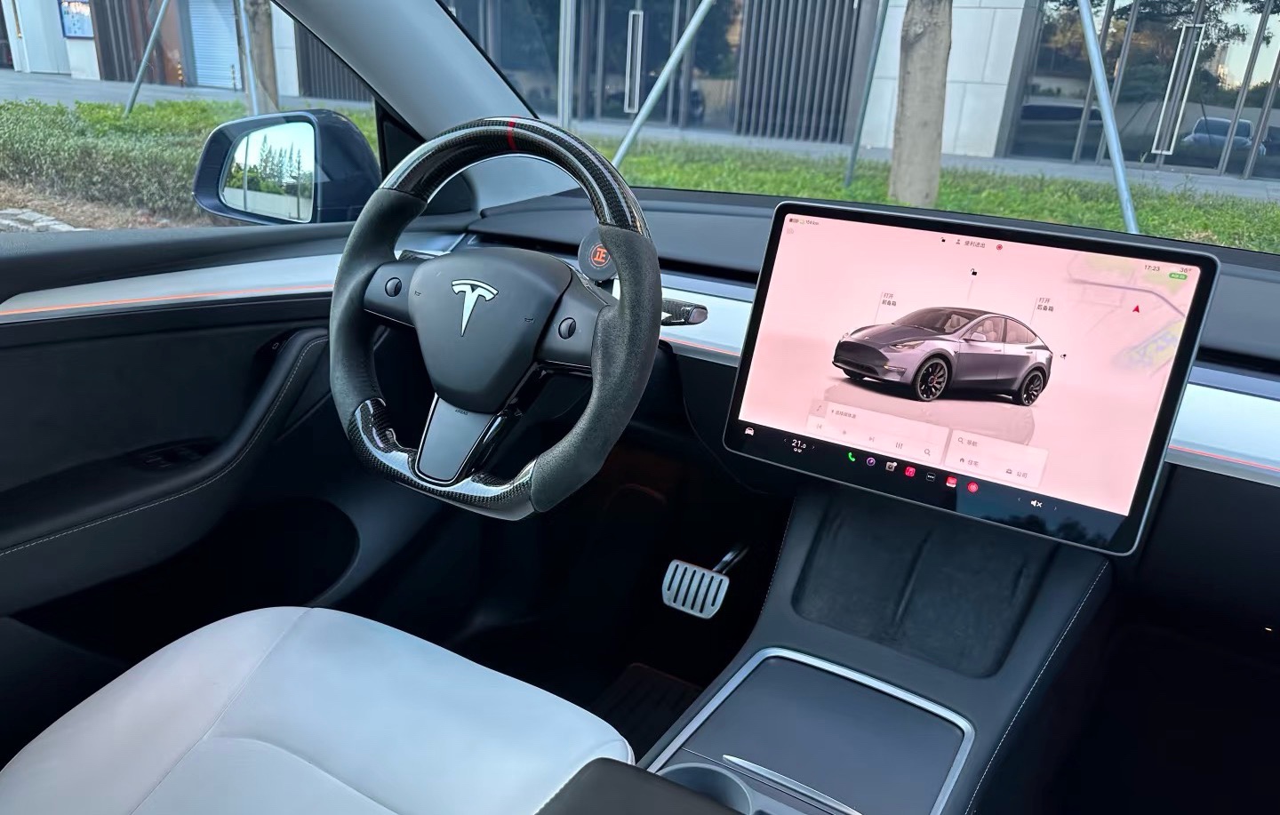 Tesla Model Y 2022 immagine di auto #5