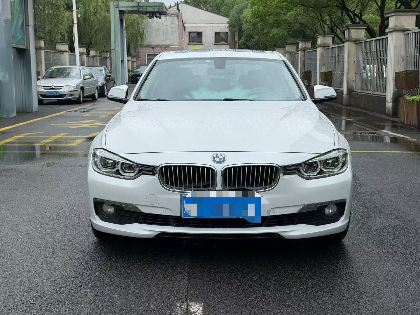 BMW 3 Series 2019 car image #2