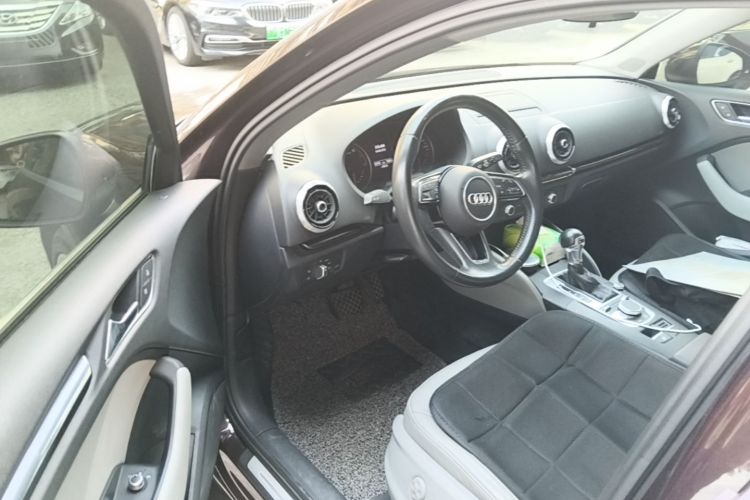 Audi A3 2019 immagine di auto #18