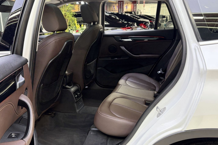 BMW X1 2020 car image #14