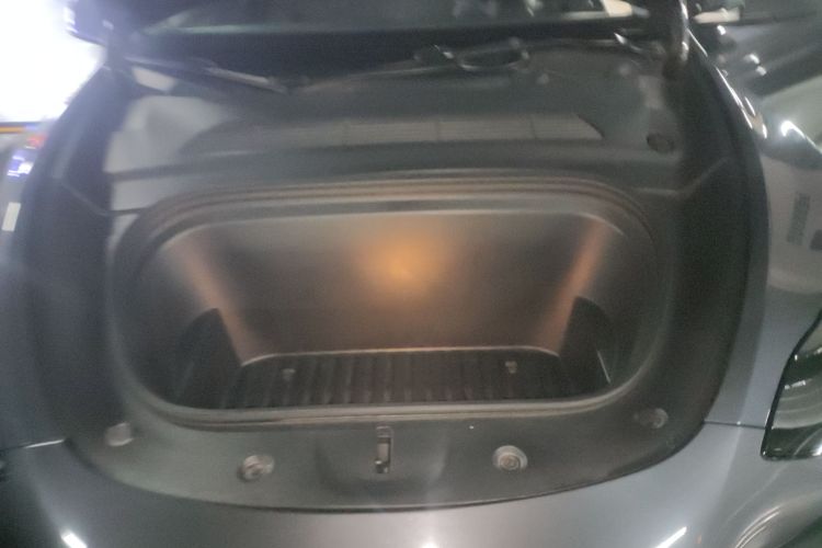 Tesla Model Y 2021 #29 Tesla Model Y 2021 immagine di auto #29