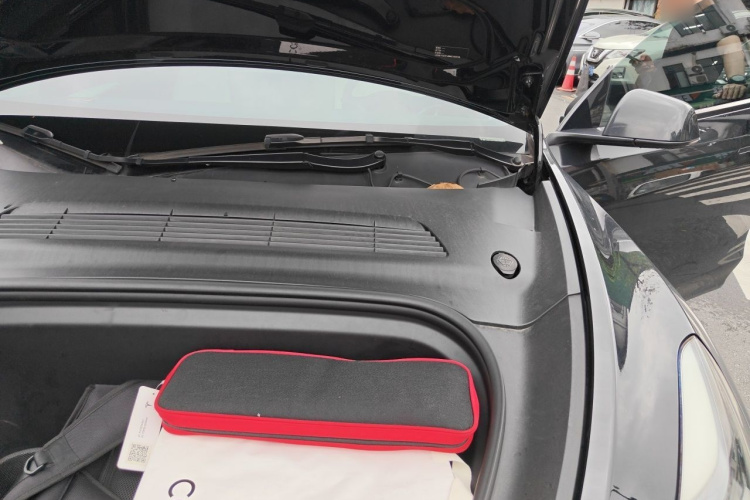 Tesla Model Y 2021 #29 Tesla Model Y 2021 car image #29