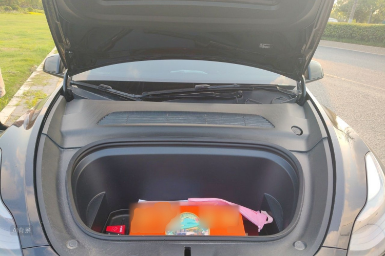 Tesla Model Y 2023 car image #22