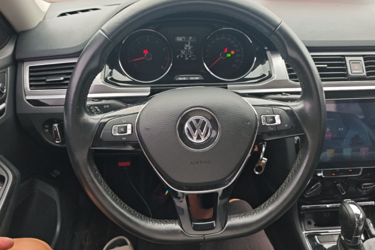 Volkswagen Bora 2018 car image #11