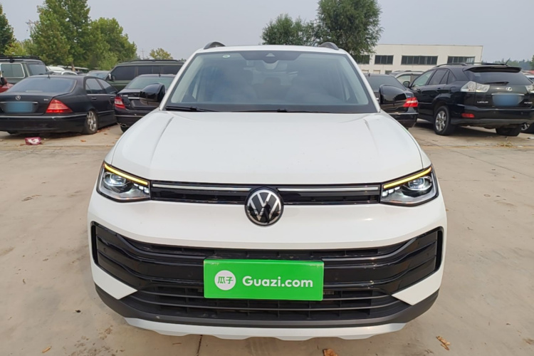Volkswagen Tharu 2024 car image #3