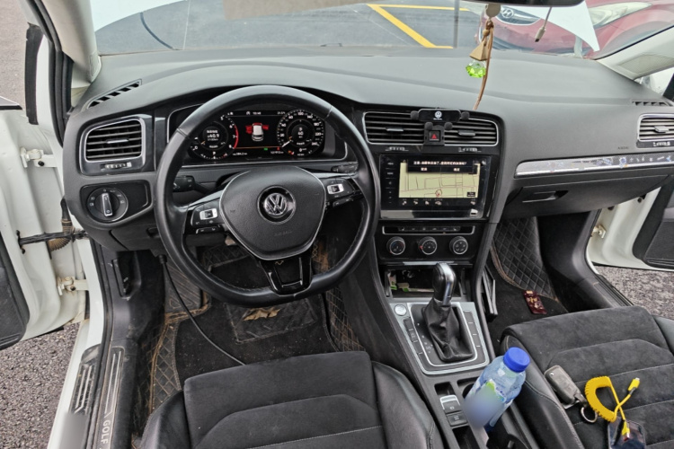 Volkswagen Golf 2020 #11 Volkswagen Golf 2020 car image #11