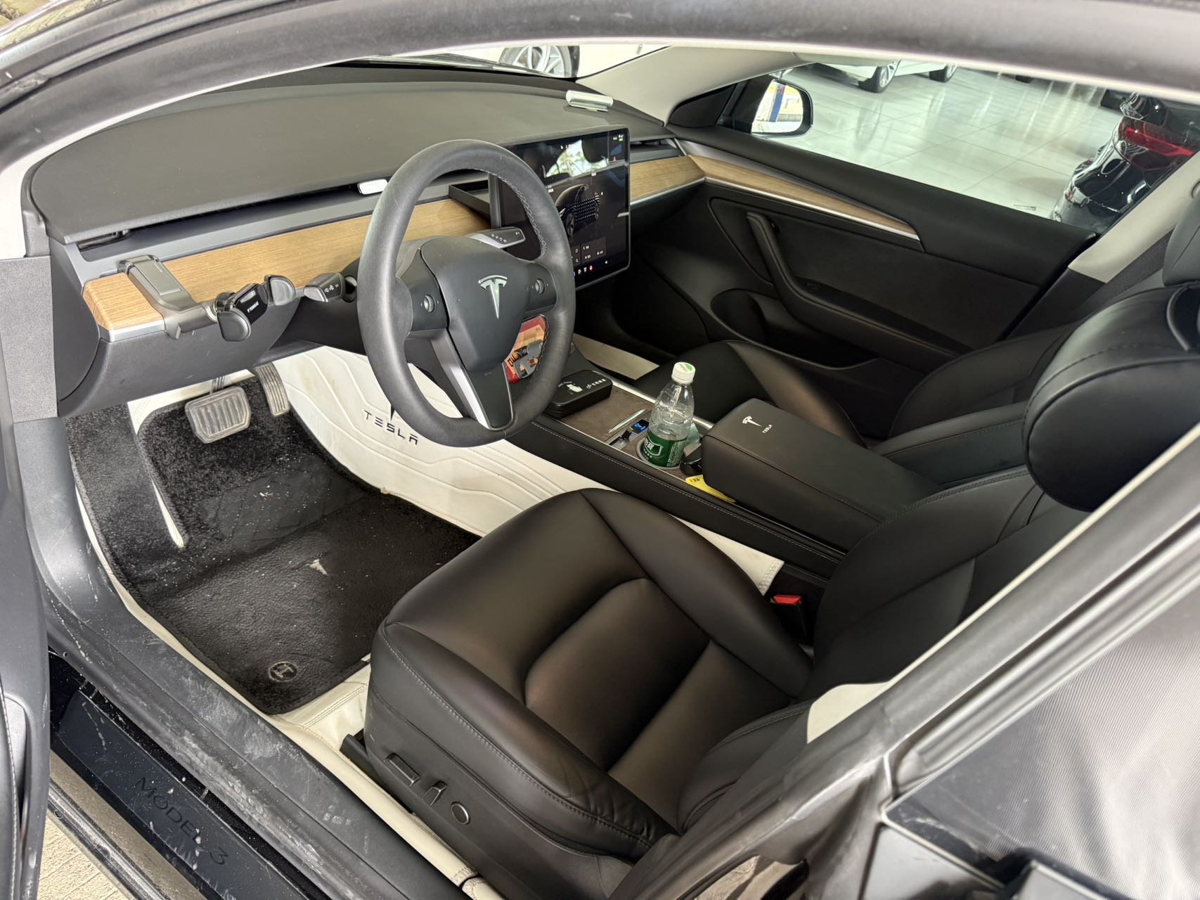 Tesla Model 3 2022 car image #4