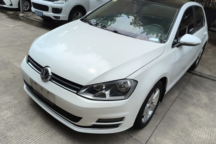 Volkswagen Golf 2016 car image #2