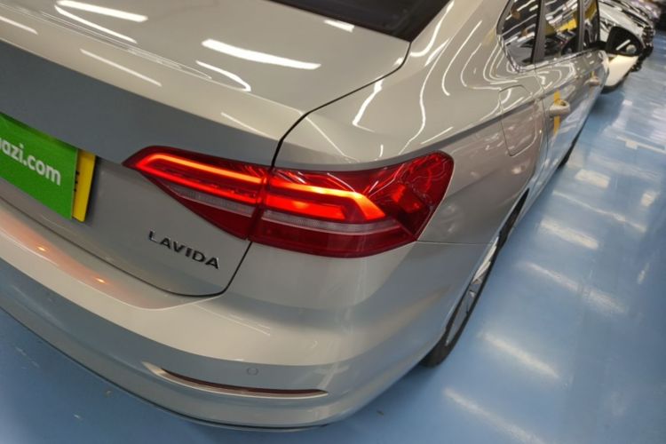 Volkswagen Lavida 2018 car image #8