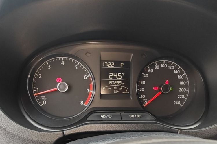 Volkswagen Polo 2018 car image #12