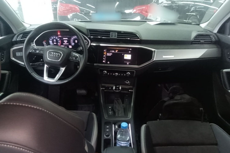 Audi Q3 2021 car image #10