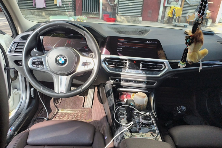 BMW 3 Series 2021 صورة سيارة #11