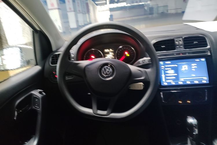 Volkswagen Polo 2015 #11 Volkswagen Polo 2015 car image #11