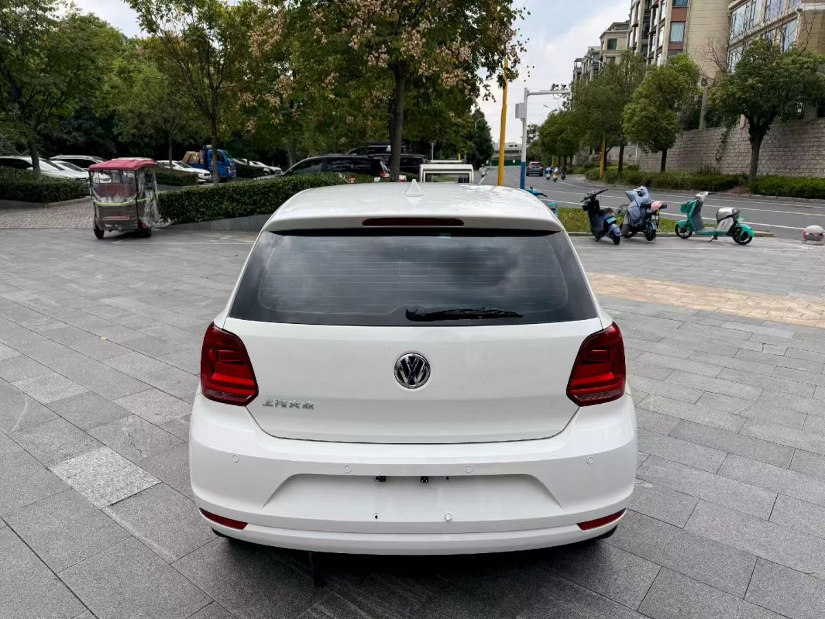 Volkswagen Polo 2017 car image #5