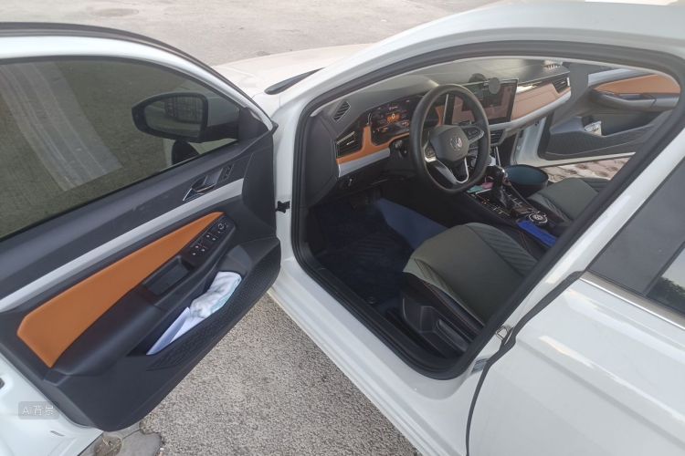 Volkswagen Bora 2025 car image #18
