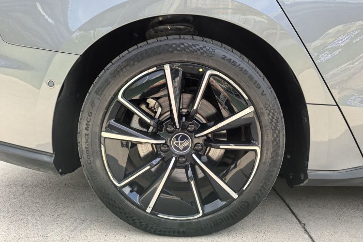 BYD Han 2021 car image #11