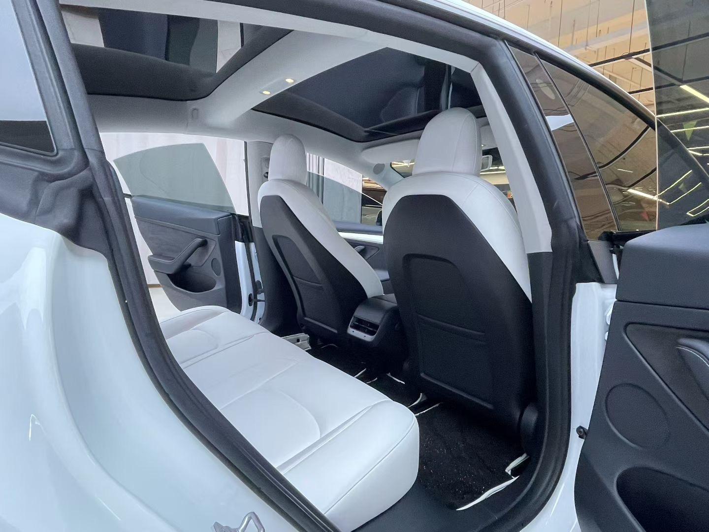Tesla Model 3 2022 car image #7