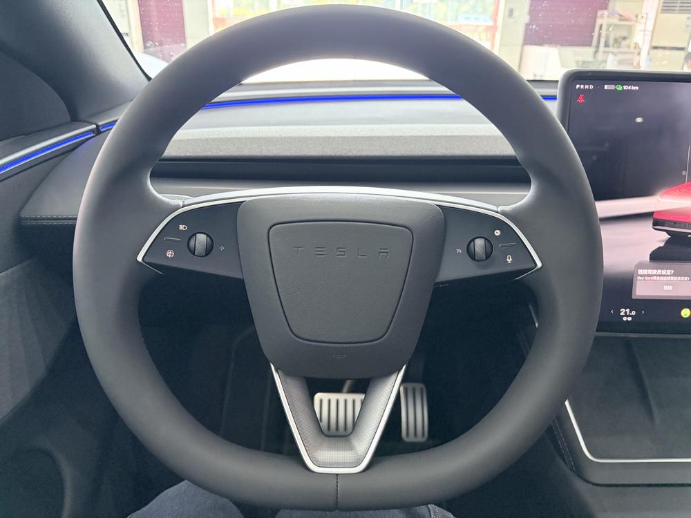 Tesla Model Y 2026 #15 Tesla Model Y 2026 car image #15