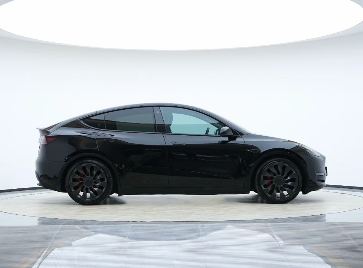 Tesla Model Y 2022 car image #3
