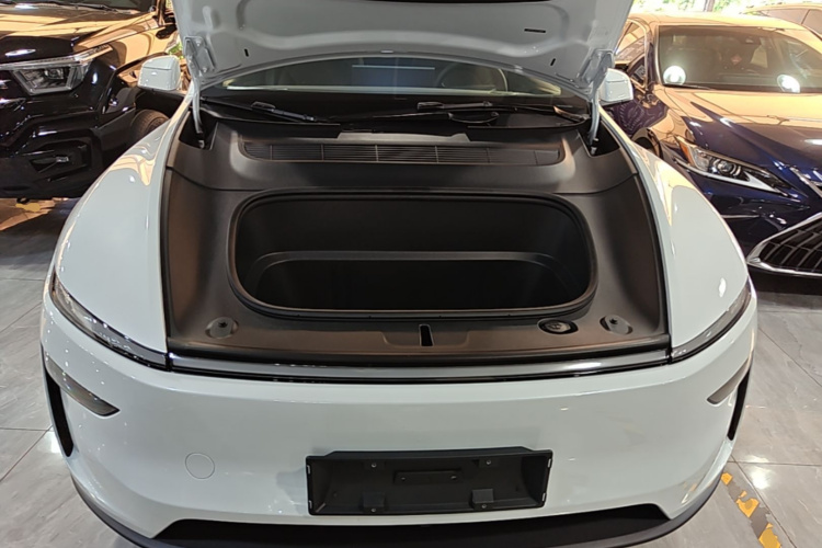Tesla Model Y 2026 #20 Tesla Model Y 2026 immagine di auto #20
