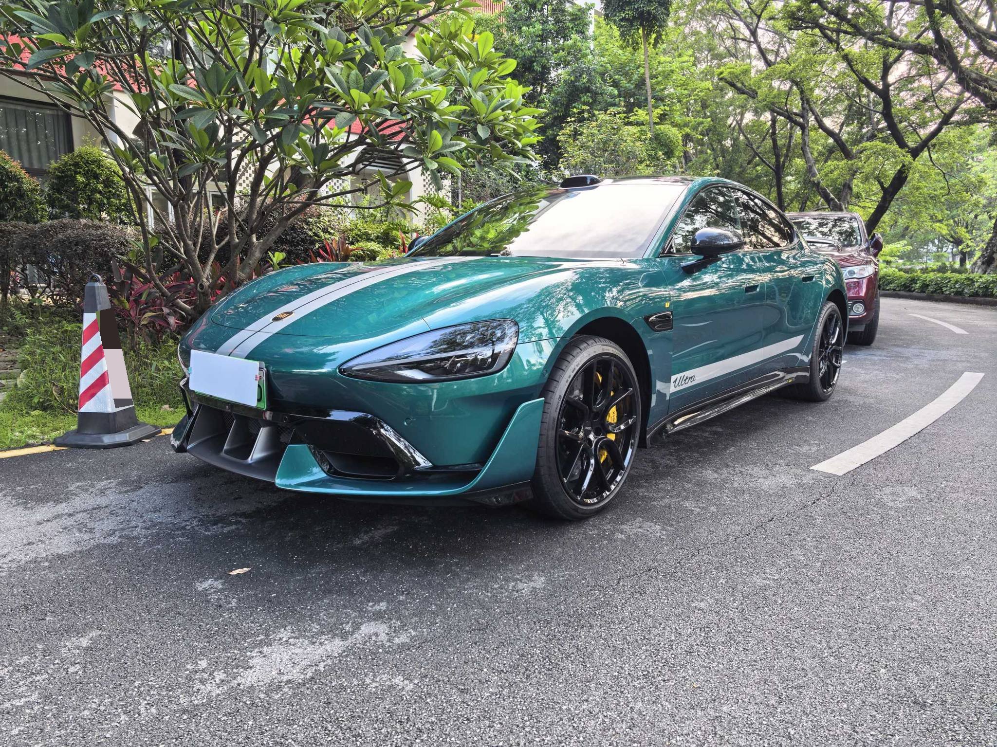 MI SU7 Ultra 2025 car image 