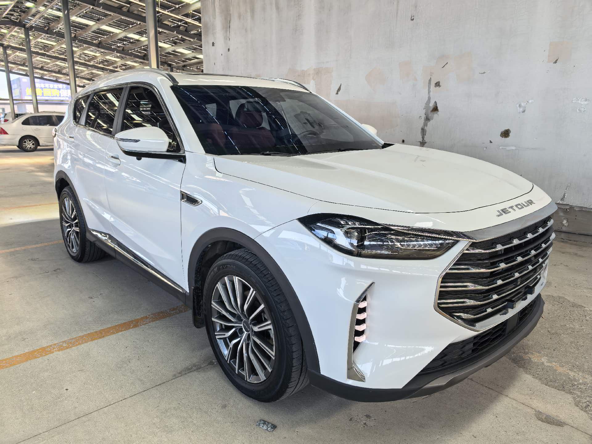 Jetour X70 PLUS 2023 car image #3