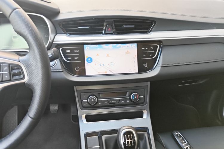 GEELY Emgrand 2019 car image #13