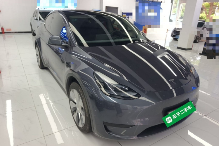 Tesla Model Y 2023 car image #4