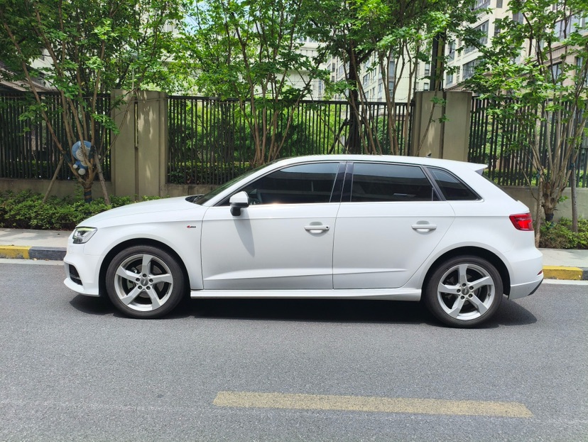 Audi A3 2019 car image #4