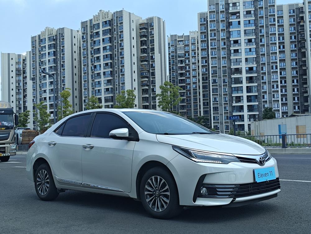 Toyota Corolla 2018 immagine di auto #2